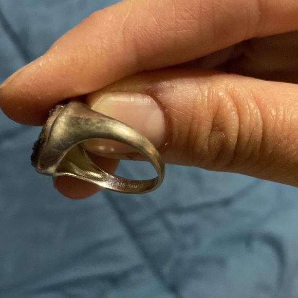 Sterling silver ring with large center stone - Picture 4 of 5